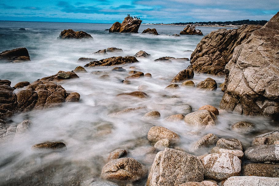 rock, rock - object, water, solid, sea, motion, beauty in nature HD wallpaper