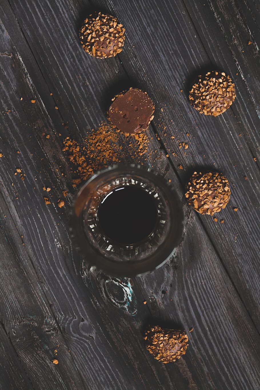 coffe, rustic, black coffee, glass, cookies, crumbs, wood, food photo