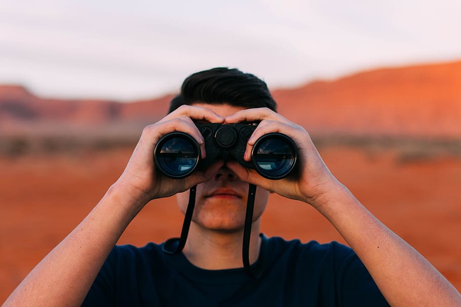 binoculars, looking, man, discovery, people, vision, searching HD wallpaper