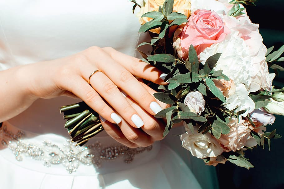 Woman Holding White and Pink Roses Bouquet, beautiful, bloom HD wallpaper