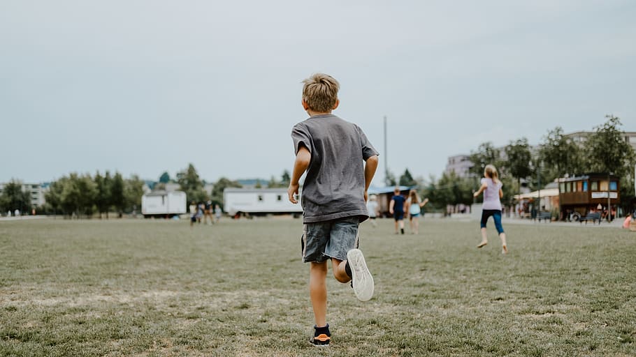 boy running on lawn, rear view, real people, full length, casual clothing HD wallpaper