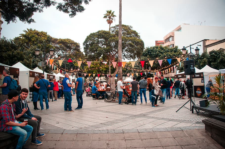 crowd, large group of people, real people, tree, city, architecture HD wallpaper