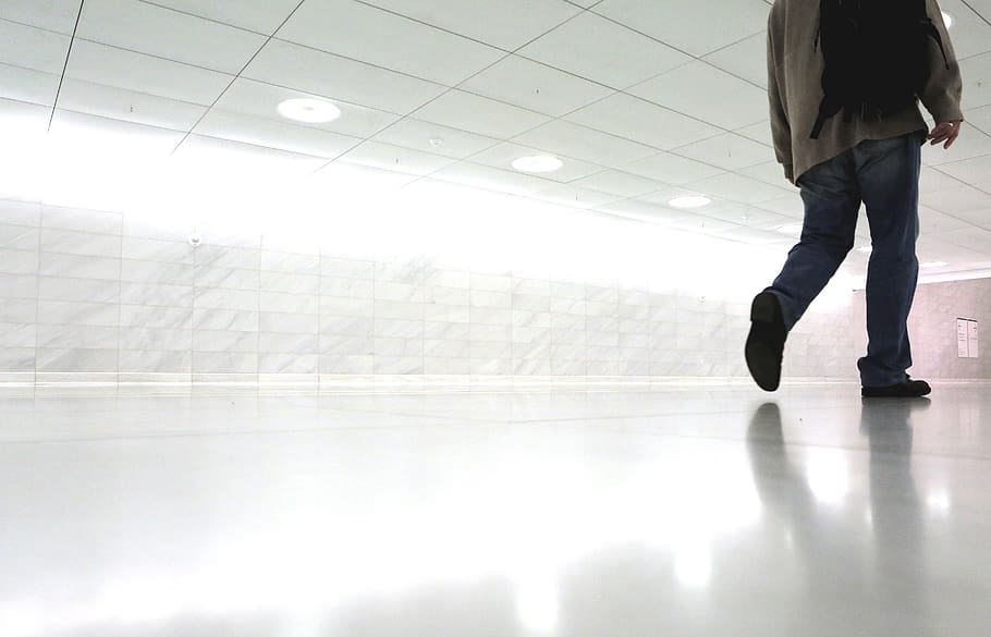 white, lights, floors, guy, man, walking, room, people, station HD wallpaper