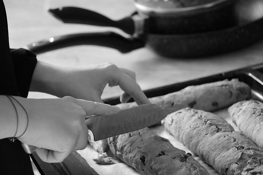 bakery, cooking, knife, cutting cake, biscotti, black and white HD wallpaper