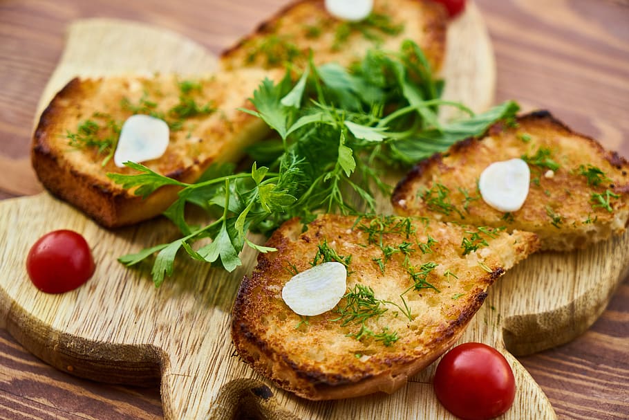 Toasted Bread And Herbs, delicious, healthy, lunch, meal, plate HD wallpaper