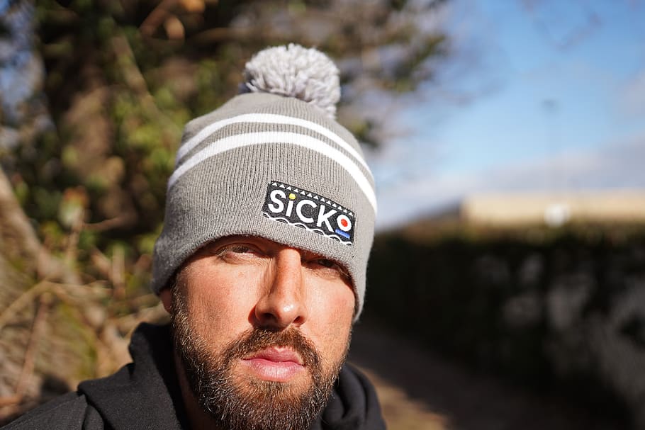 Man Wearing Beanie, blur, bonnet, close-up, daylight, depth of field HD wallpaper