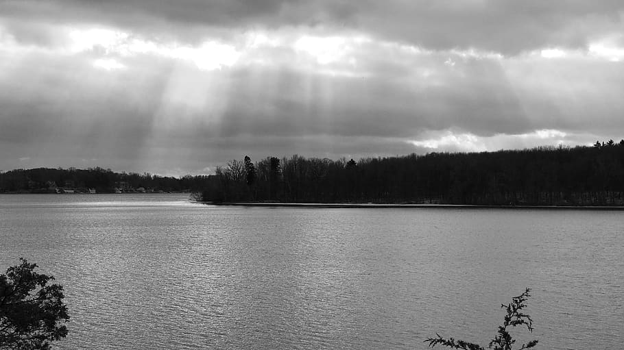 clouds, sunrays, lake, black and white, water, tree, sky, scenics - nature HD wallpaper