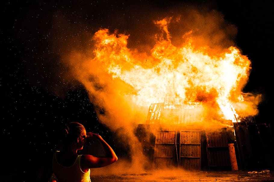 fire, burning, red, house, woman, watching, hot, heat, flame HD wallpaper
