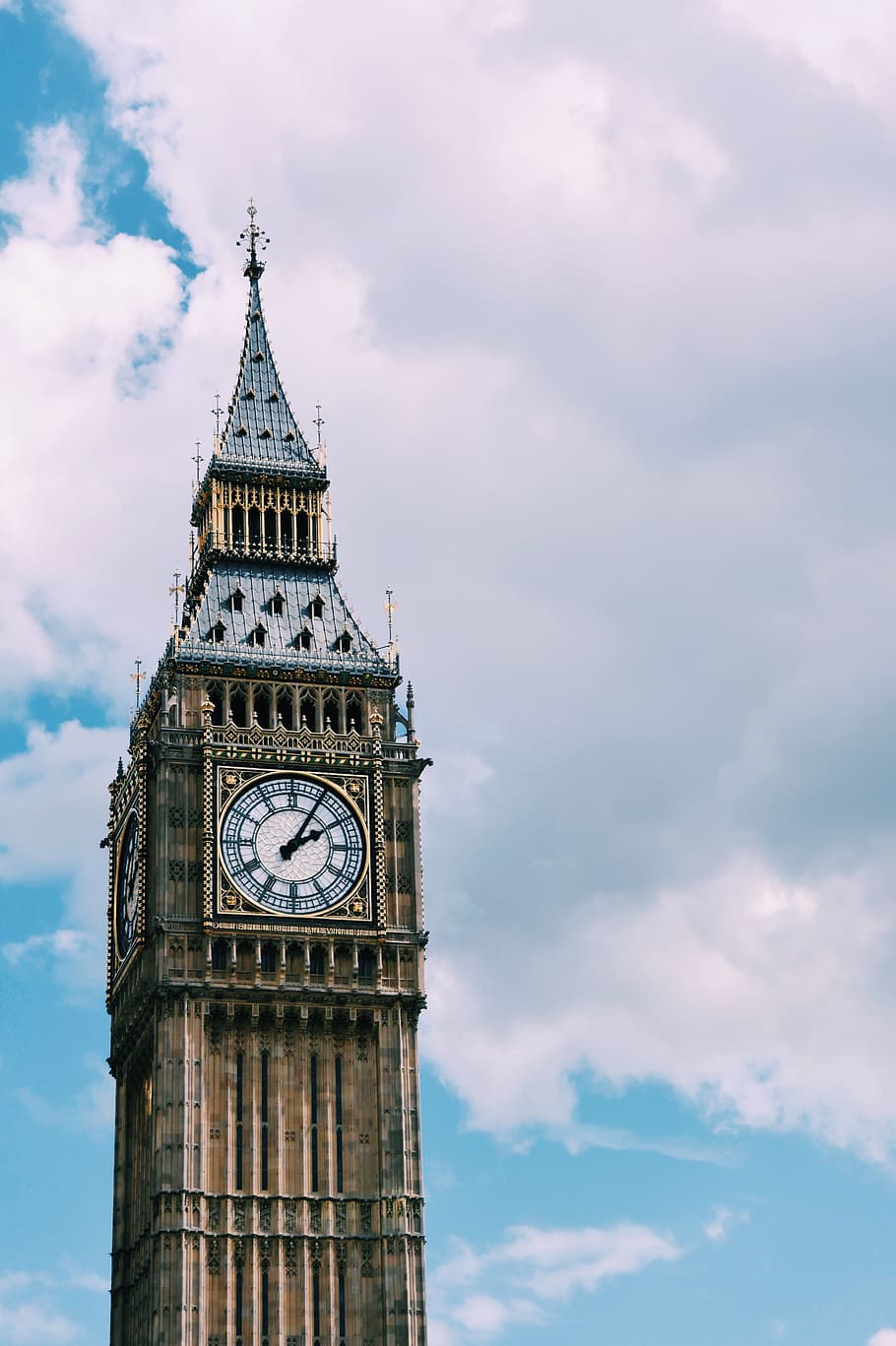 Big Ben Tower, London under white and blue sky, building, architecture, HD wallpaper