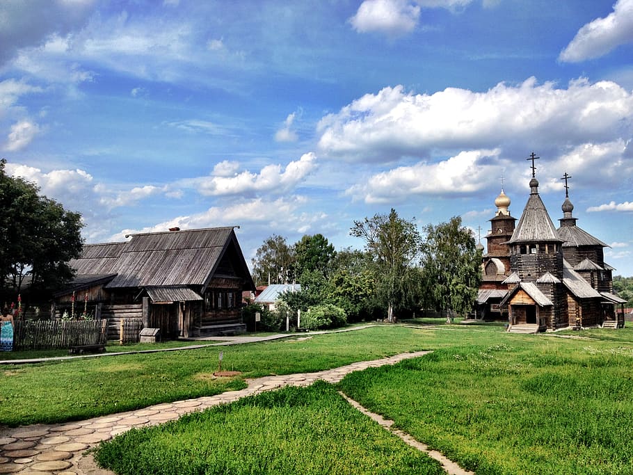 House Surrounded With Trees, ancient, architecture, barn, building HD wallpaper