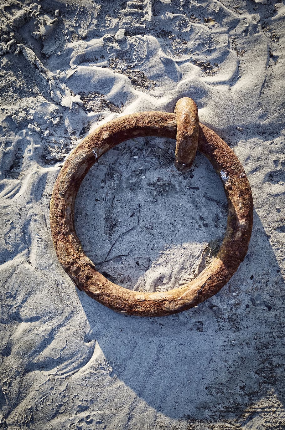 beach, rusty, harbour, ring, day, high angle view, nature, no people HD wallpaper