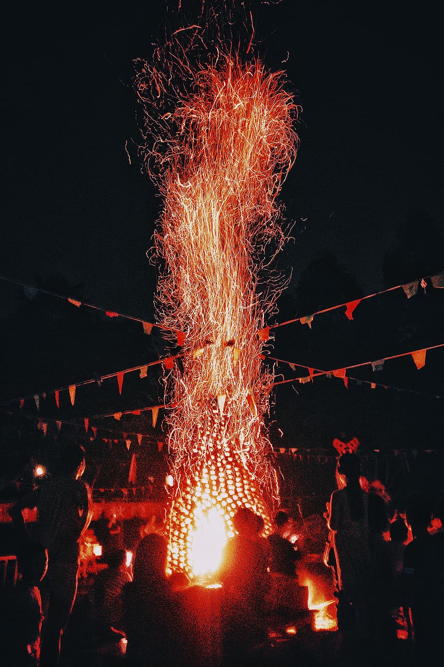 fire, sparkle, flame, bon fire, night, illuminated, celebration HD wallpaper