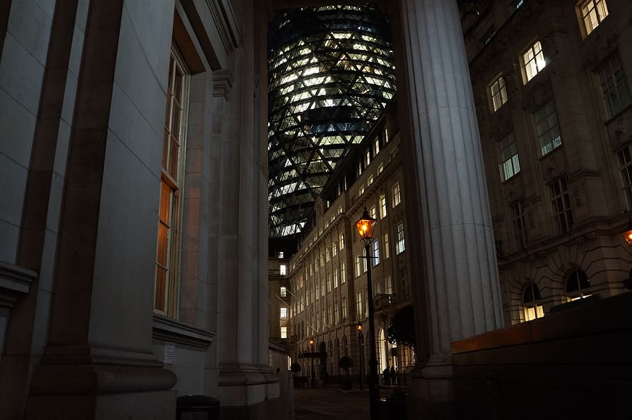white painted pillar in building, architecture, office building HD wallpaper