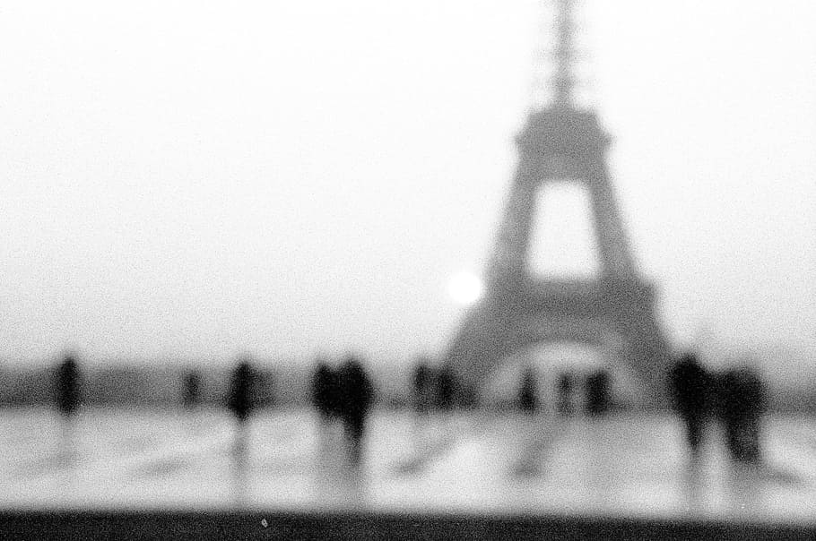 Silhouettes and the view to Eiffel Tower, analog, architecture HD wallpaper