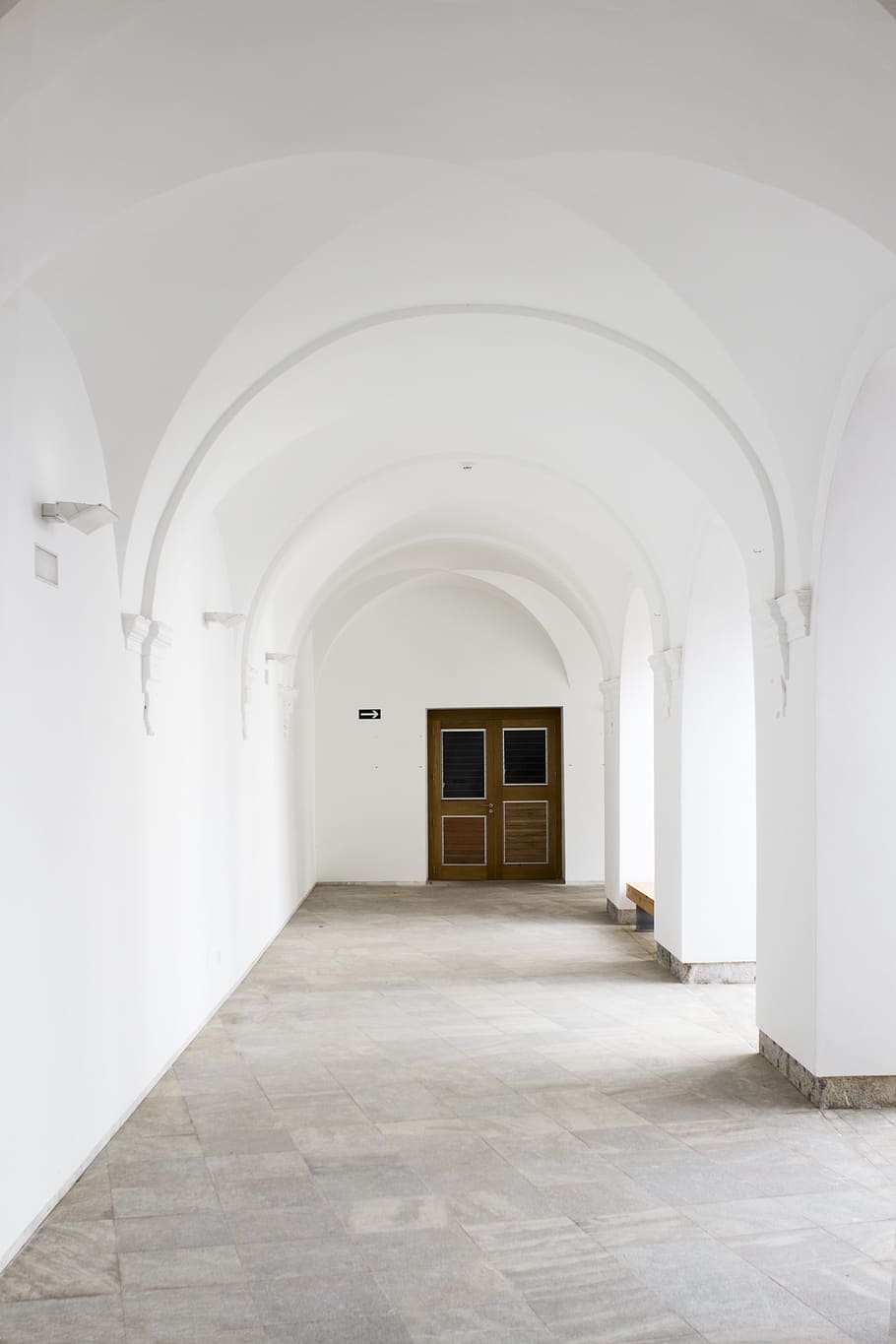 Closed Brown Wooden Door, arches, architecture, building, ceiling HD wallpaper