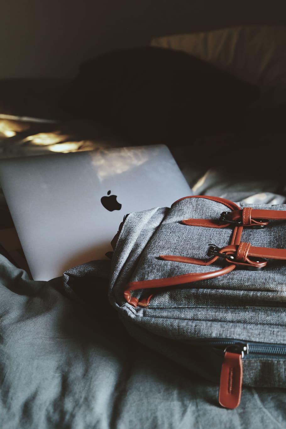 silver MacBook on bed, laptop, bag, tech, technology, workspace, HD wallpaper