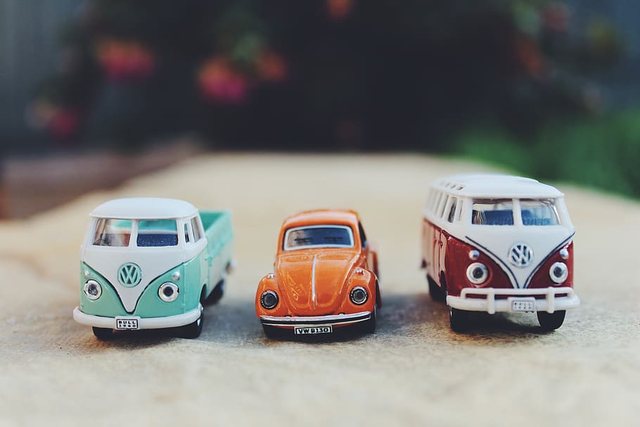 three assorted die-casts, toy, selective focus, close-up, toy car HD wallpaper