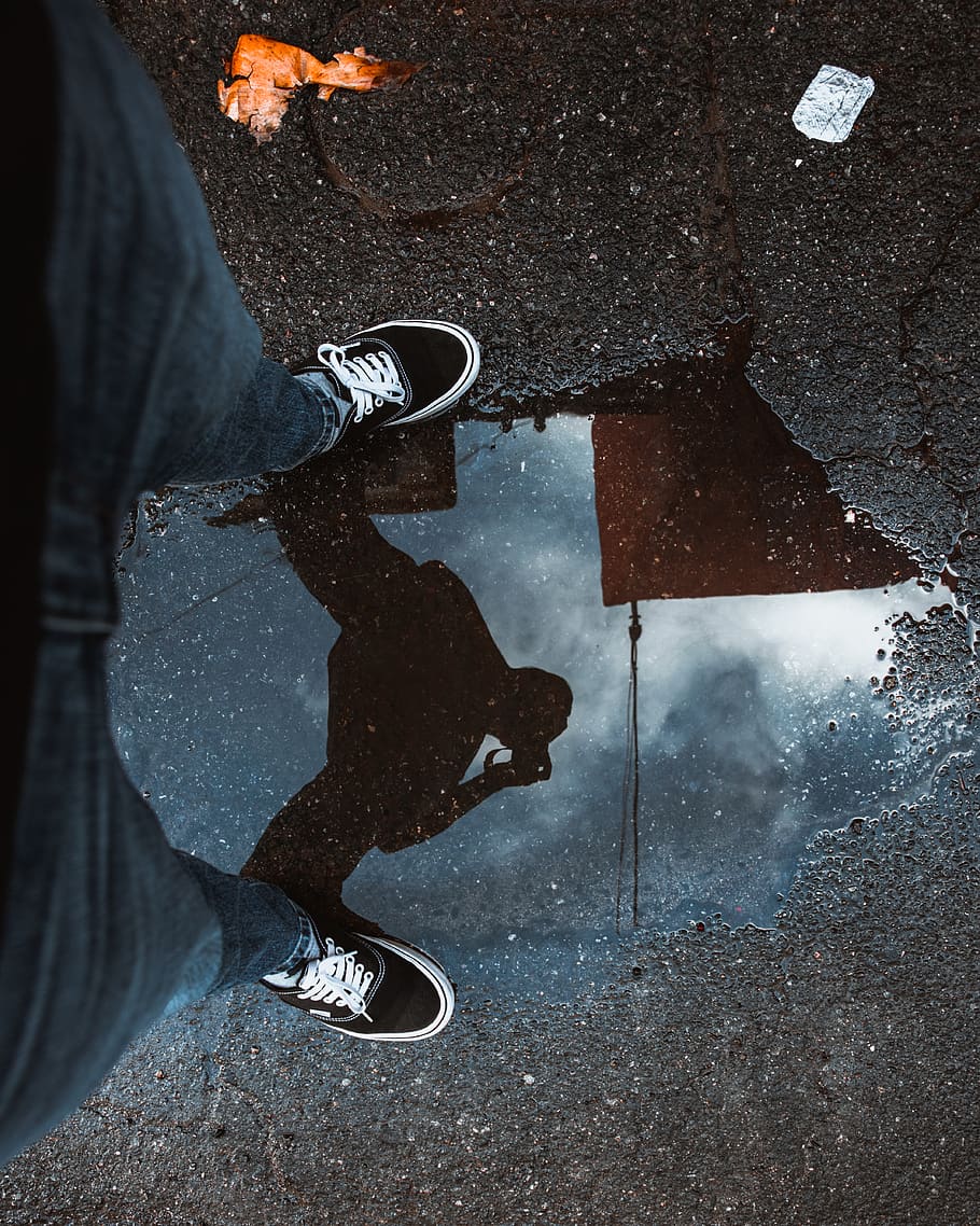 shoes, water, rain, reflection, reflection in water, low section HD wallpaper