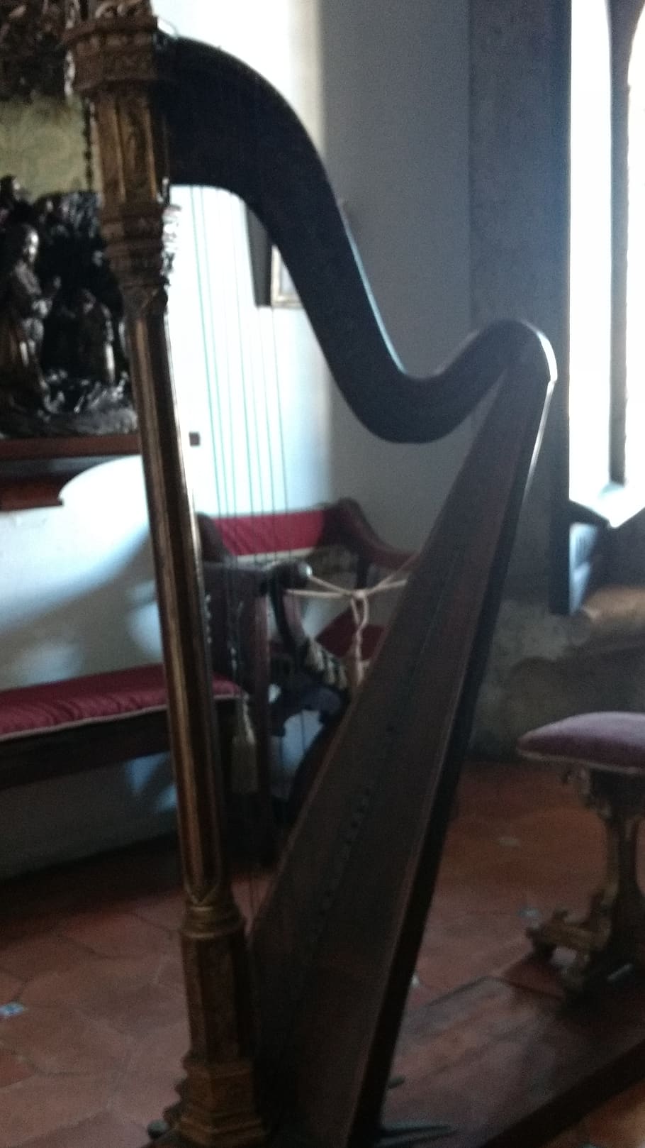 harp, arpa, indoors, no people, table, seat, window, chair