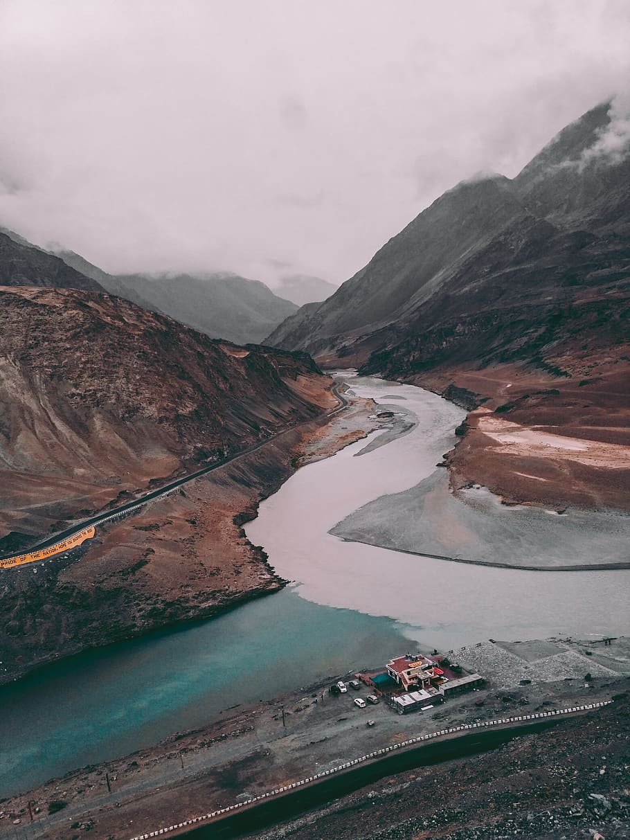 River in Between Two Roads, bird's eye view, cliffs, daylight HD wallpaper