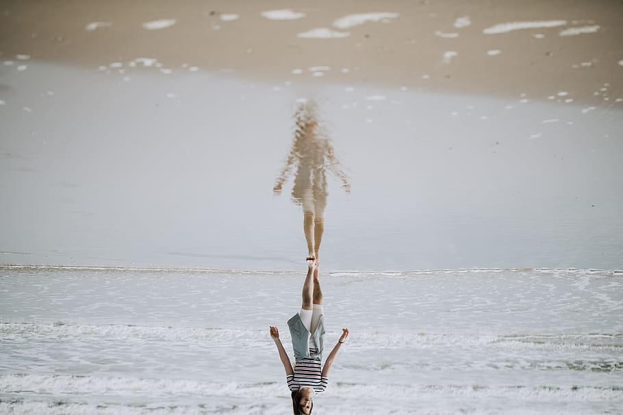 woman walking on beach shore, reflection, water, sea, upside down HD wallpaper