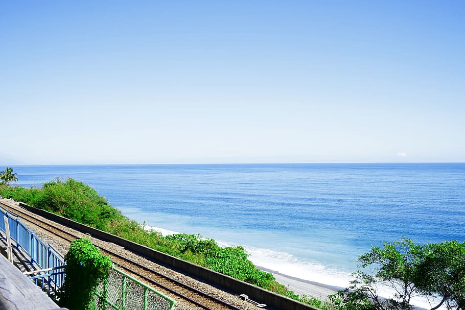 sea, coastline, railway, water, sky, horizon over water, scenics - nature HD wallpaper