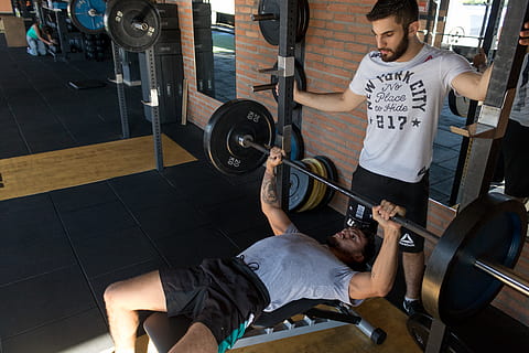 Man Lying While Doing Barbell, active, athletes, biceps, body HD wallpaper