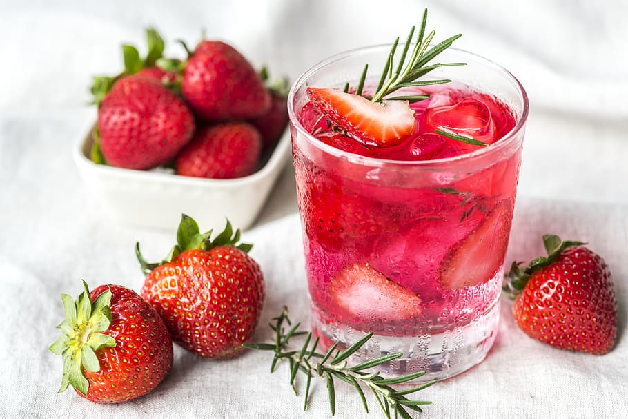 Strawberry Infused Drink, antioxidant, beverage, cold water, fresh, HD wallpaper