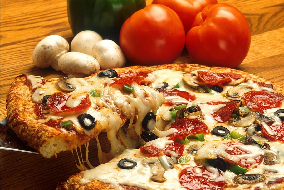Mozzarella Pizza Beside Mushrooms and Tomatoes, cheese, delicious HD wallpaper