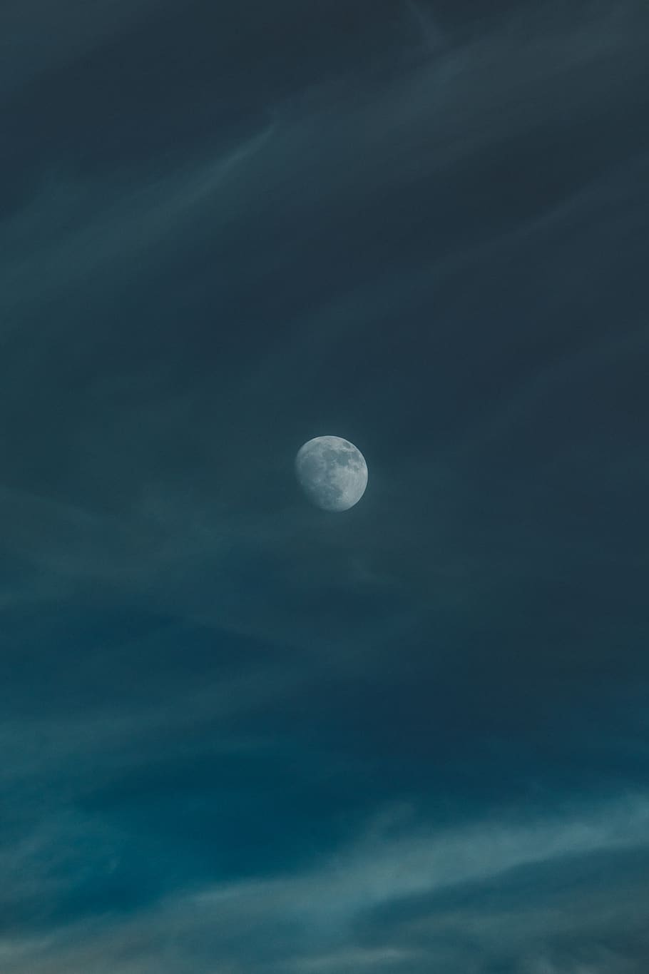 moon on gloomy sky, cloud - sky, space, night, astronomy, beauty in nature HD wallpaper