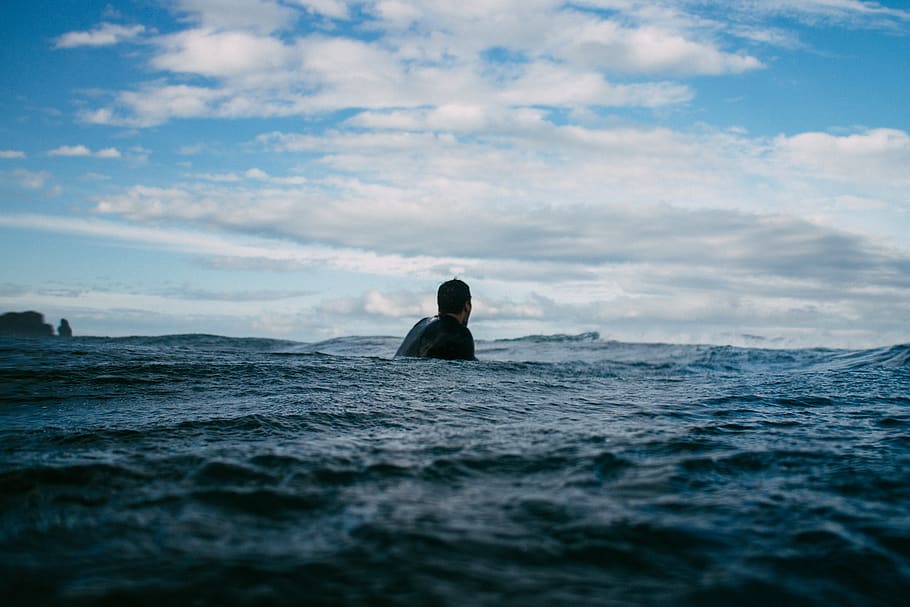 sea, ocean, water, waves, nature, blue, clouds, sky, people HD wallpaper