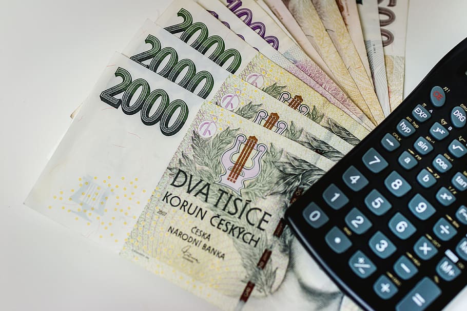 Counting and paying bills with Czech money, finance, currency HD wallpaper