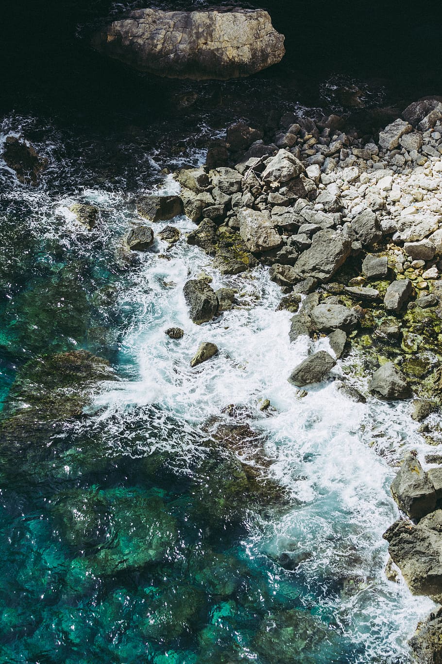 seashore, rock, water, solid, rock - object, motion, beauty in nature HD wallpaper
