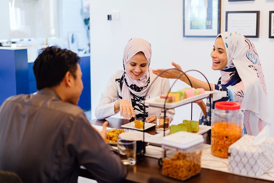 Two Women And One Man Eating, conversation, EID, eidul, food HD wallpaper