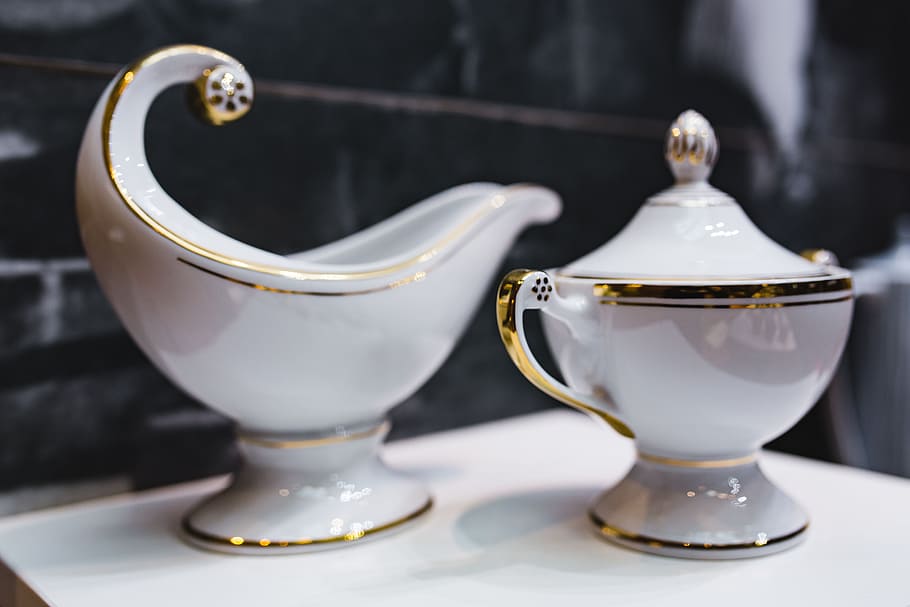 Collection of ceramic pottery, dishes, dishware, kitchenware HD wallpaper