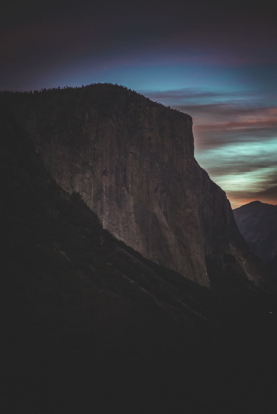 brown mountain at night, nature, outdoors, cliff, plateau, mesa HD wallpaper