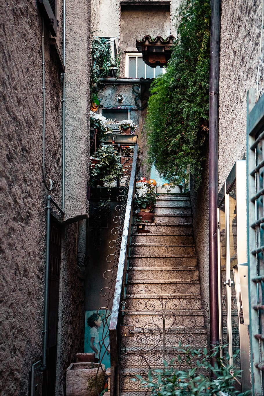 Brown Stairs With Black Metal Railings, architecture, building HD wallpaper