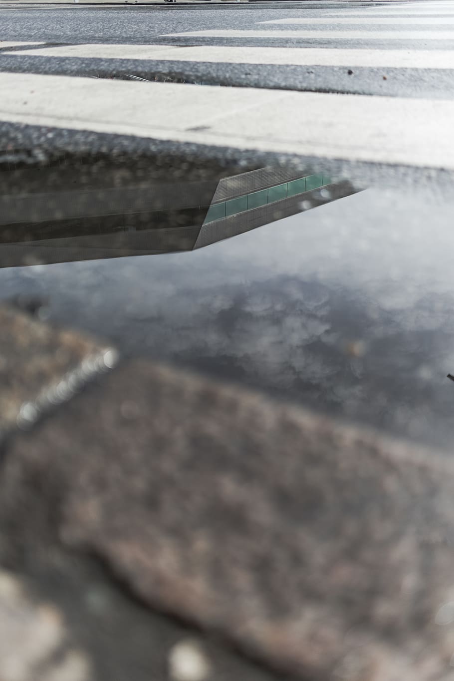 denmark, aarhus, dokk1, sidewalk, puddle, rainy, architecture HD wallpaper