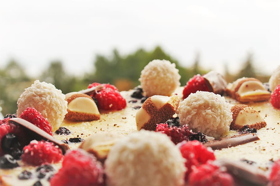 Close-up Photography of Cake Toppings, baked, baking, berries HD wallpaper
