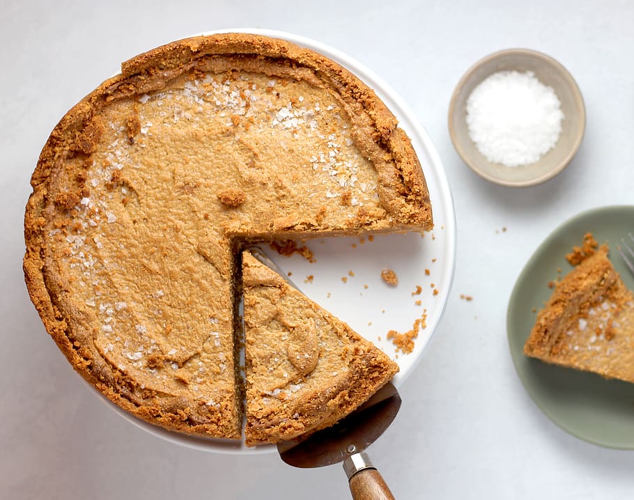 pie on cake stand, food, food and drink, bread, freshness, still life HD wallpaper