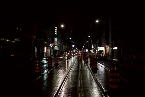 dimmed lighted road, path, tarmac, asphalt, lighting, home decor HD wallpaper