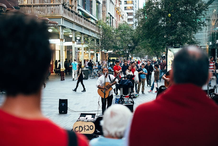 man playing guitar while singing, busk, street, artist, music, HD wallpaper