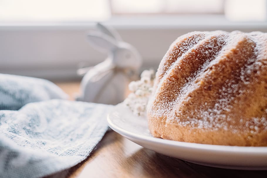 Bread on White Plate, bakery, baking, cream, dawn, food, pastry HD wallpaper