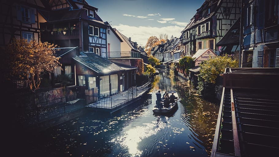 people riding boat, person, human, water, transportation, vehicle HD wallpaper
