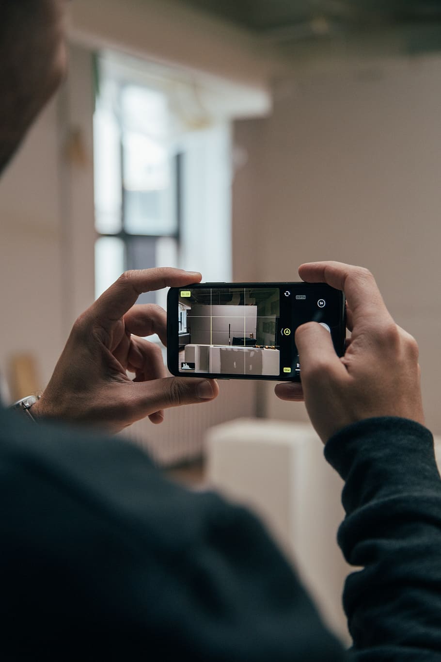 person using smartphone and capturing images, human hand, holding HD wallpaper