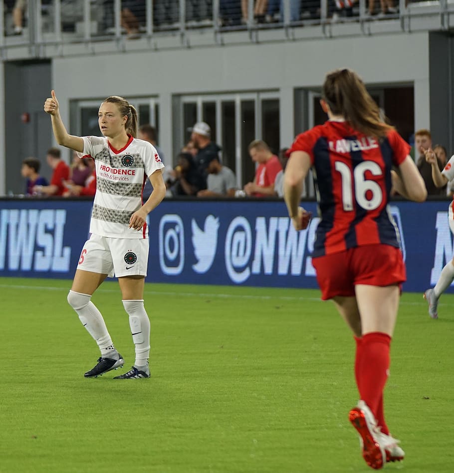 emily sonnett, thumbs, real people, full length, group of people HD wallpaper