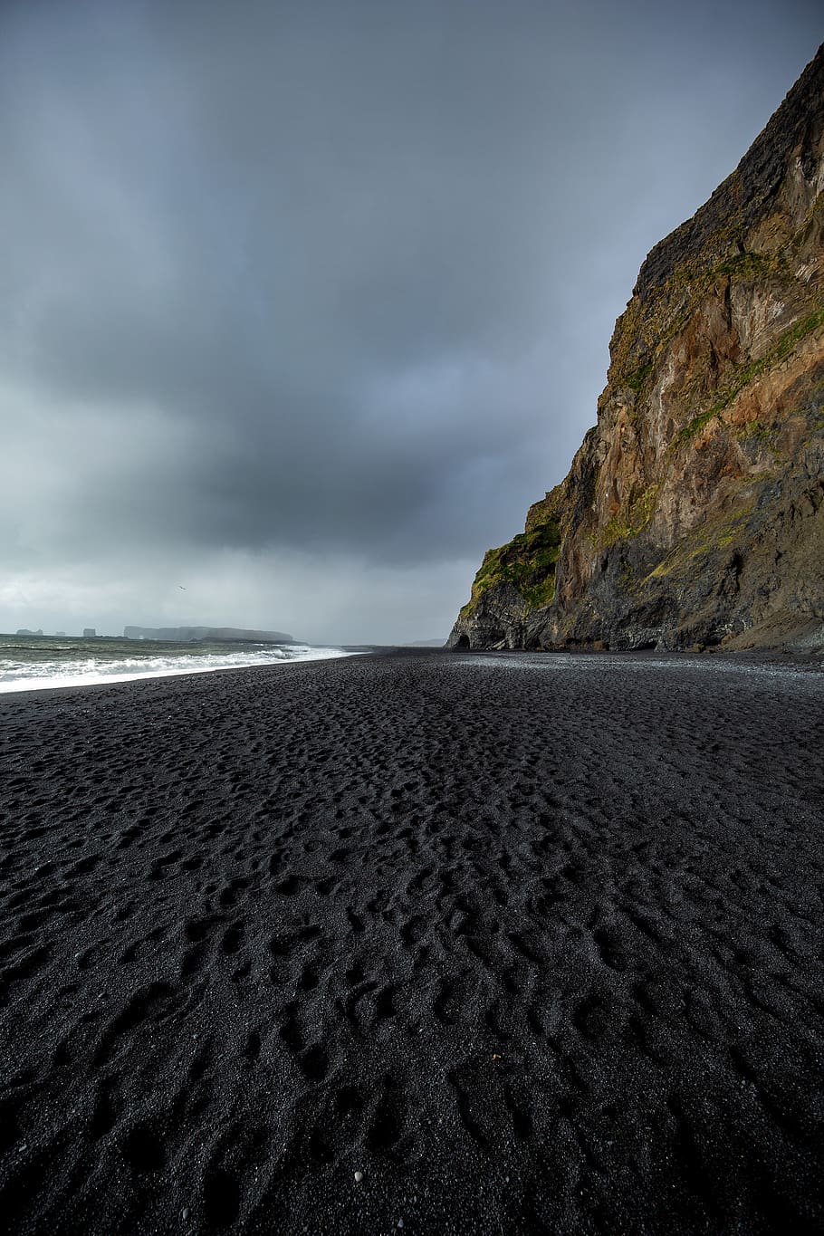 mountain under white clouds, outdoors, sand, soil, iceland, cliff HD wallpaper