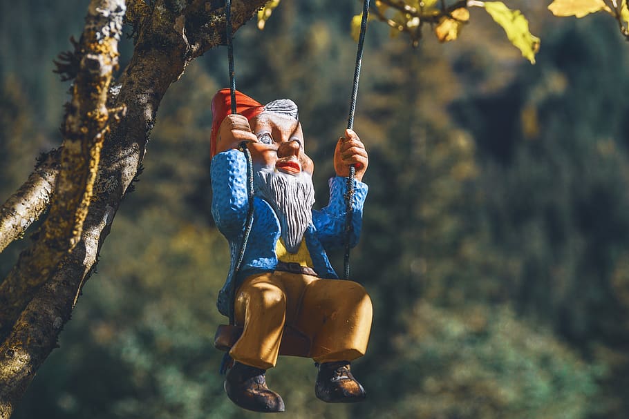 Gnome On Swing Chair, close-up, hanging, macro, tree, forest HD wallpaper