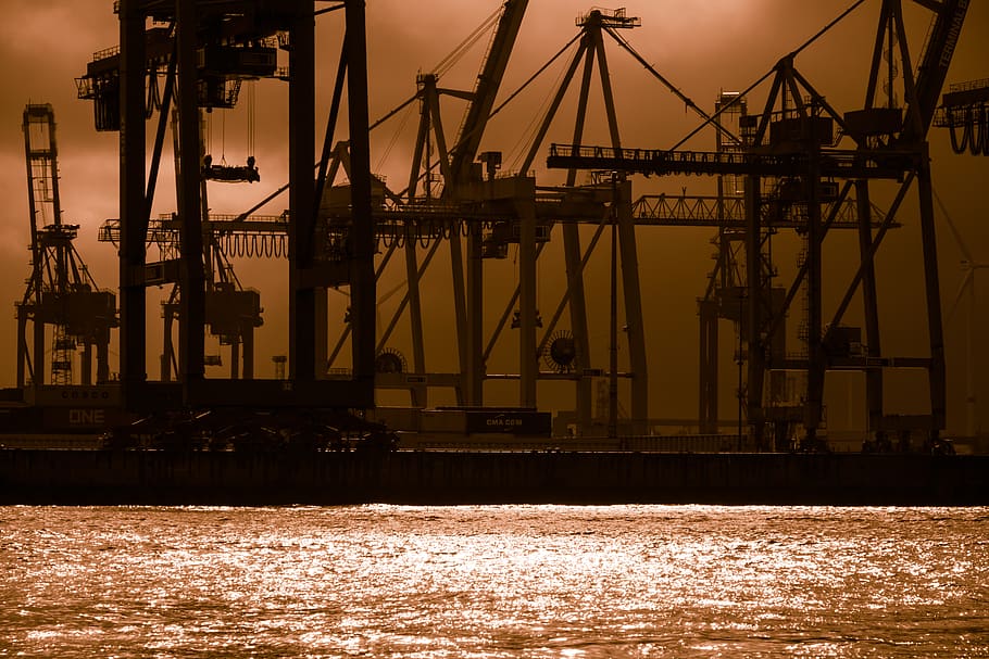 container cranes, docks, gloomy, weird, threatening, spooky HD wallpaper