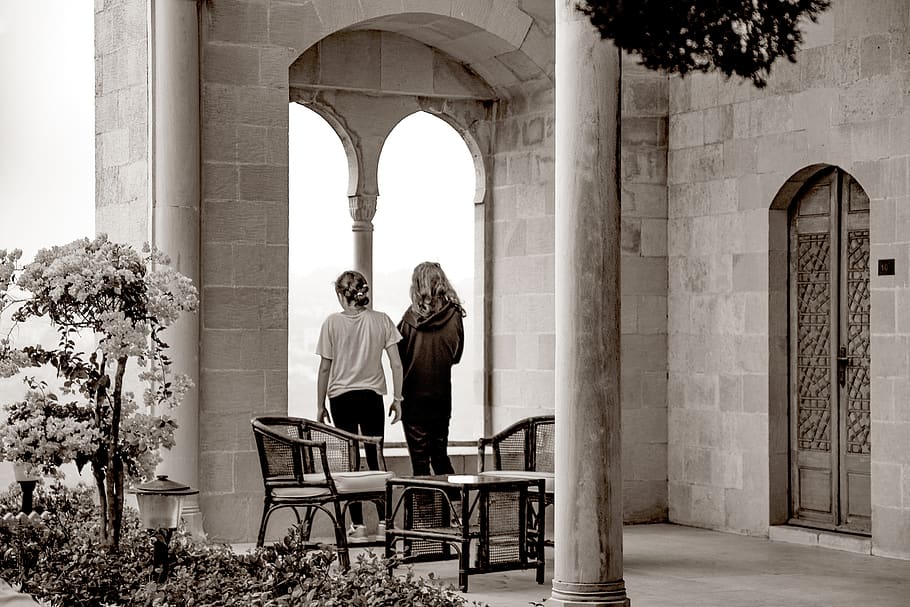 patio, oriental, arches, architecture, girls, teenagers, lebanon HD wallpaper
